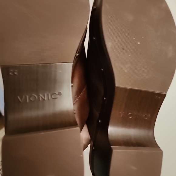 Vionic Kaci Clog Wedge Mules - Picture 12 of 13